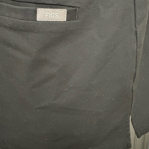 FIGS Black Casma Three-Pocket Scrub Top | Size XL - Picture 5 of 10